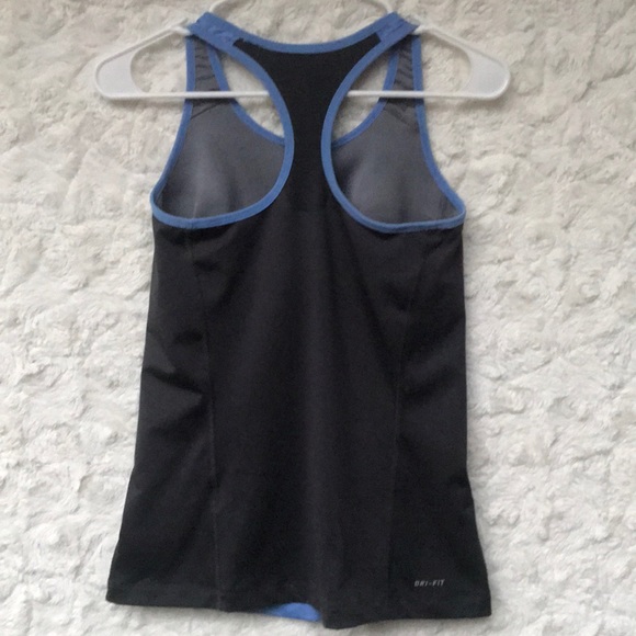 NWOT Nike Sport Tank with built in bra SzMED - Picture 4 of 8